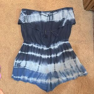 Strapless blue romper